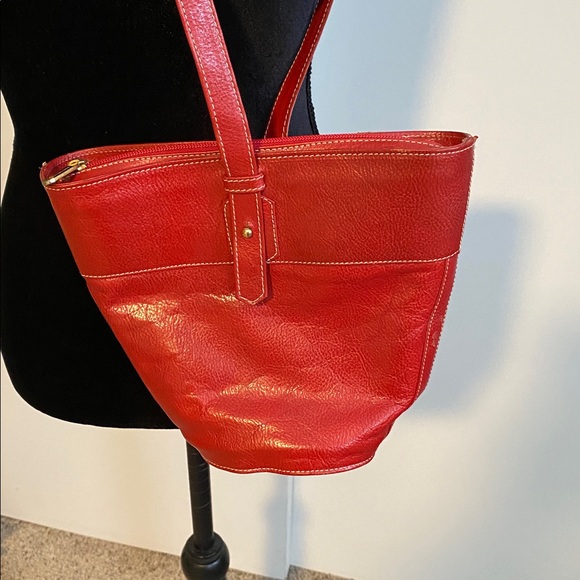 Elegant Red Leather Shoulder Bag by Perry Ellis - Picture 2 of 8
